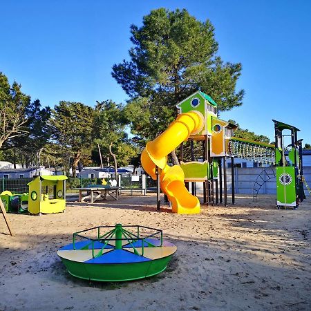 Camping Le Clos Des Pins Hotel Saint-Hilaire-de-Riez Exterior photo