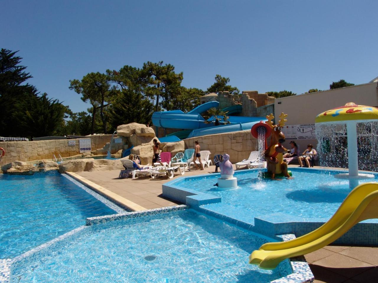 Camping Le Clos Des Pins Hotel Saint-Hilaire-de-Riez Exterior photo